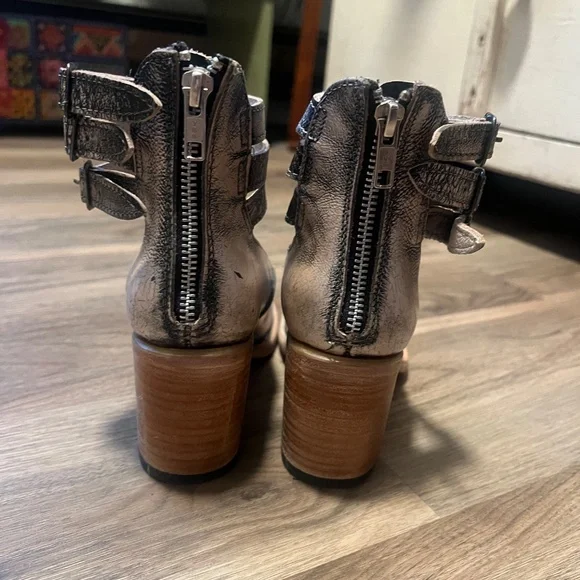 Freebird Randi - Picture 3 of 6